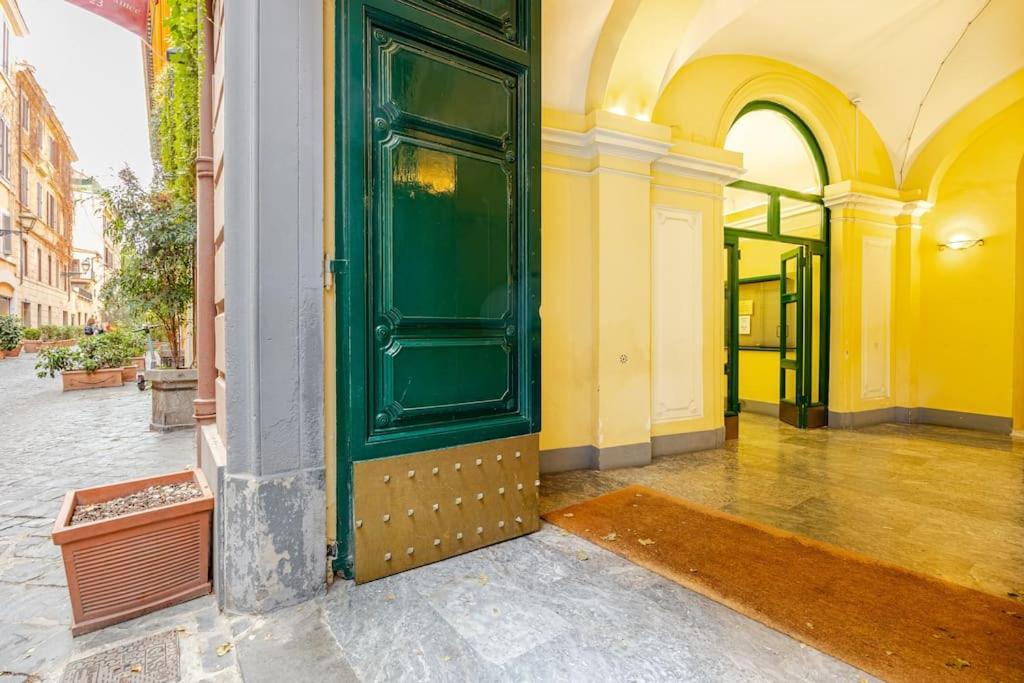 Tiny Steps To Piazza Di Spagna Apartment Rom